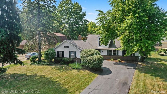 2711 Armstrong Drive, Orion Charter Township, MI 48360