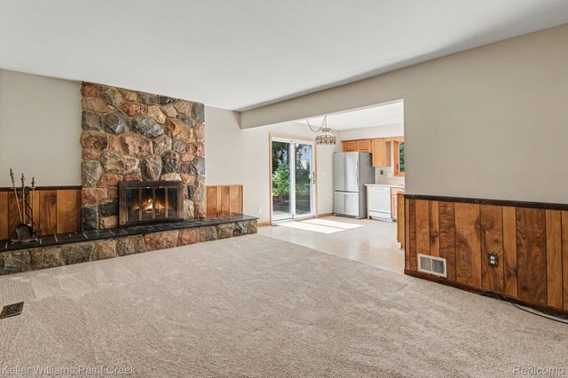 2711 Armstrong Drive, Orion Charter Township, MI 48360