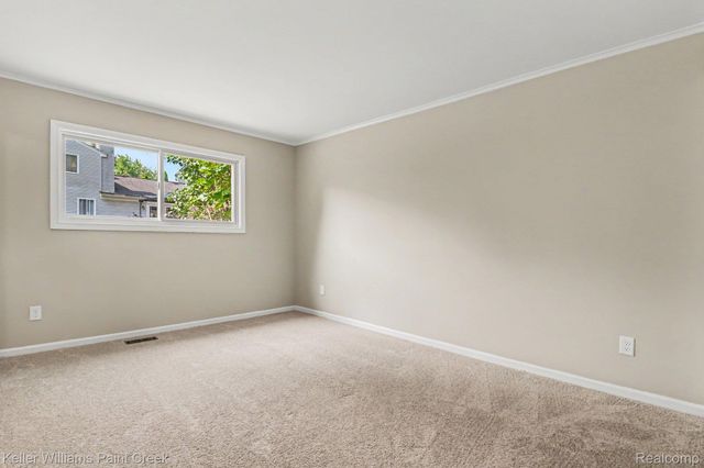 2711 Armstrong Drive, Orion Charter Township, MI 48360