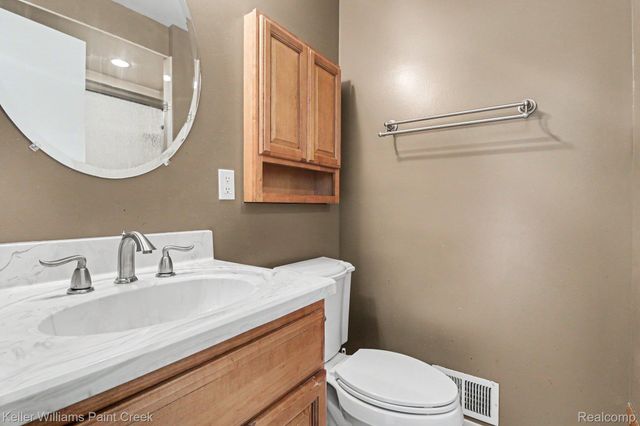 2711 Armstrong Drive, Orion Charter Township, MI 48360
