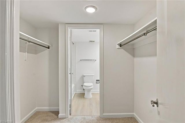 1510 Benjamin Parkway E, Greensboro, NC 27408