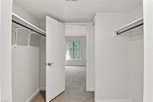 1510 Benjamin Parkway E, Greensboro, NC 27408