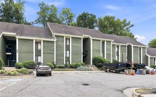 1510 Benjamin Parkway E, Greensboro, NC 27408