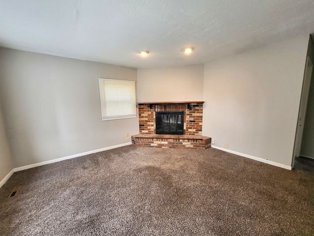 25 Thrush Road, Carpentersville, IL 60110