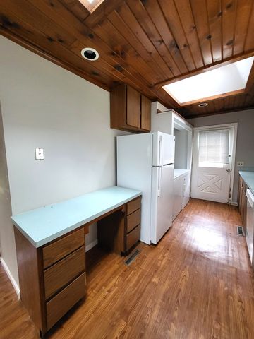 25 Thrush Road, Carpentersville, IL 60110