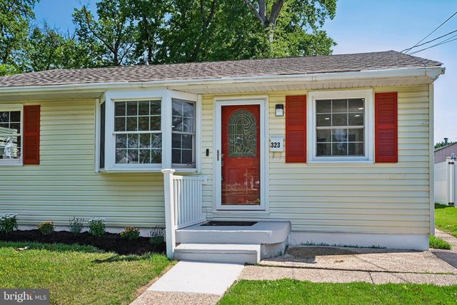323 CRAWFORD AVE, Maple Shade, NJ 08052