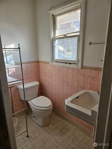 415 W Main Street, Almira, WA 99103