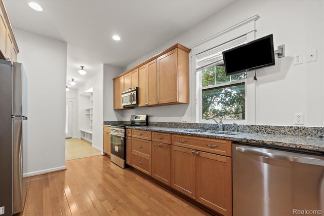 937 RUFFNER Avenue, Birmingham, MI 48009