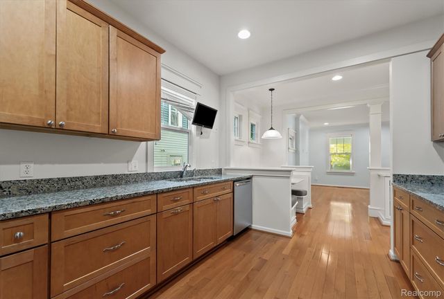 937 RUFFNER Avenue, Birmingham, MI 48009