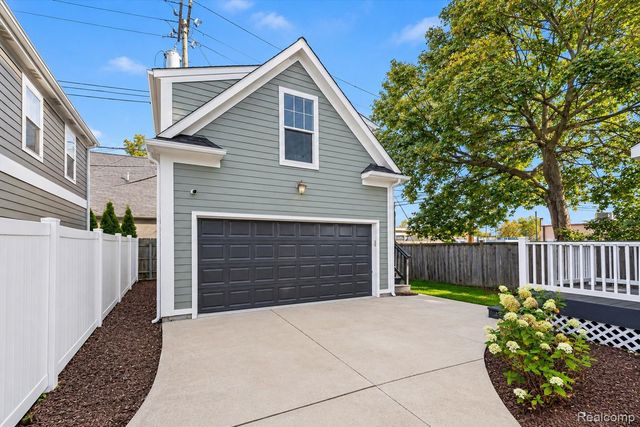 937 RUFFNER Avenue, Birmingham, MI 48009