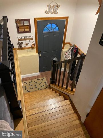 270 CANARY CIR, York, PA 17404