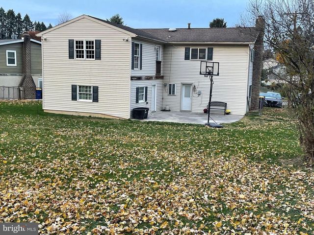 270 CANARY CIR, York, PA 17404