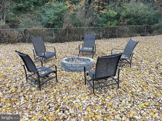 270 CANARY CIR, York, PA 17404