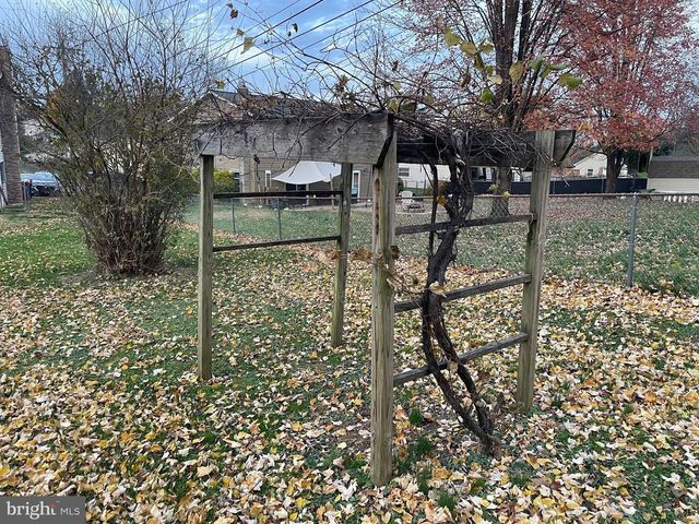 270 CANARY CIR, York, PA 17404