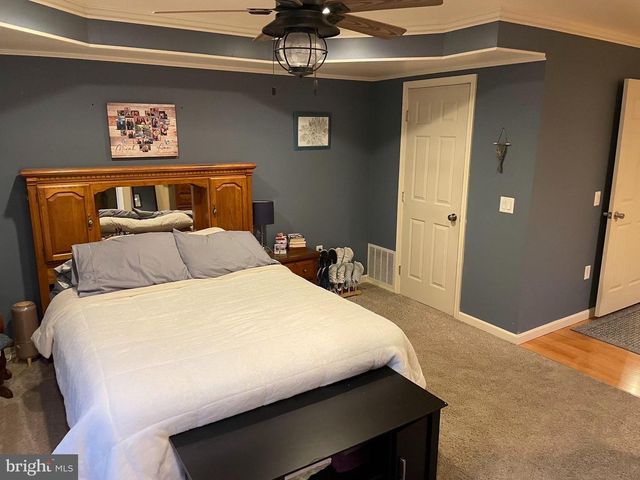 270 CANARY CIR, York, PA 17404