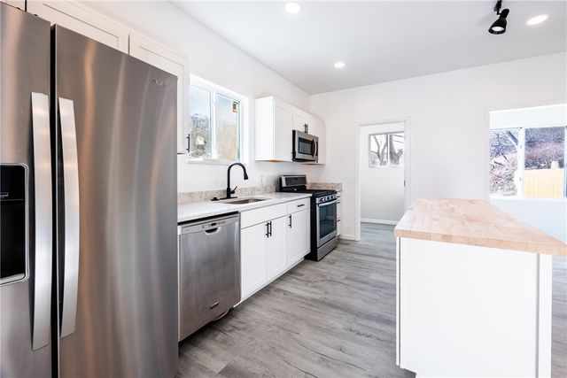 5934 Curry Rd, South Park, PA 15236