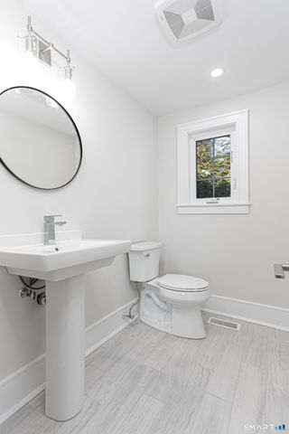 42 Poe Court, Fairfield, CT 06825