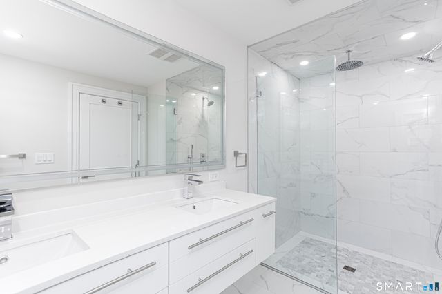 42 Poe Court, Fairfield, CT 06825