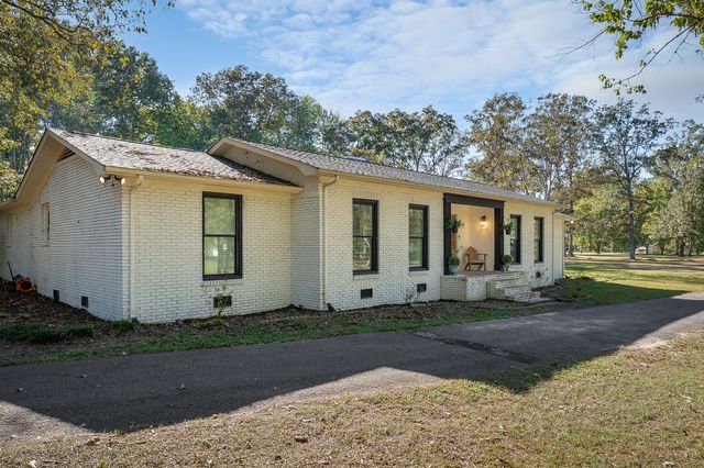 296 Big Rock Rd, Smithville, TN 37166