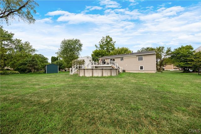 17 Lowell Road, Clay, NY 13090
