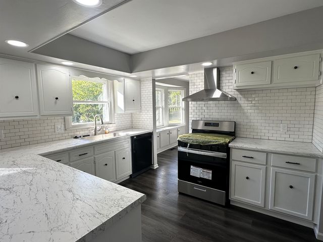 1436 S Hadley Road, Fort Wayne, IN 46804