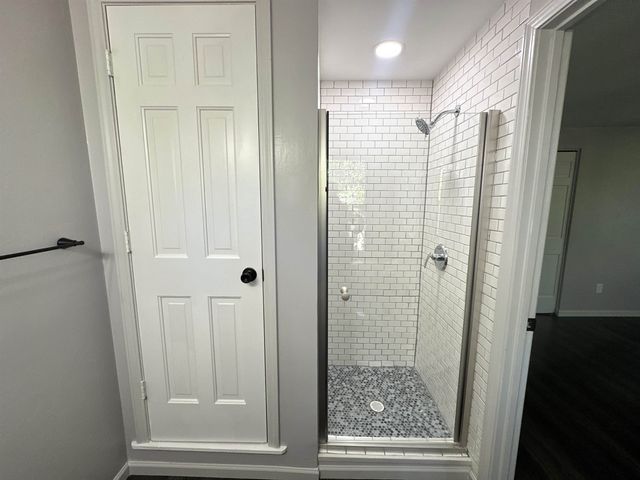 1436 S Hadley Road, Fort Wayne, IN 46804