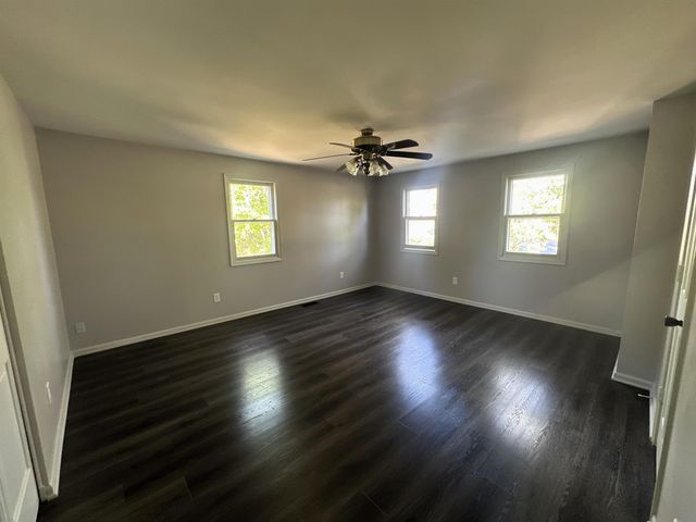 1436 S Hadley Road, Fort Wayne, IN 46804