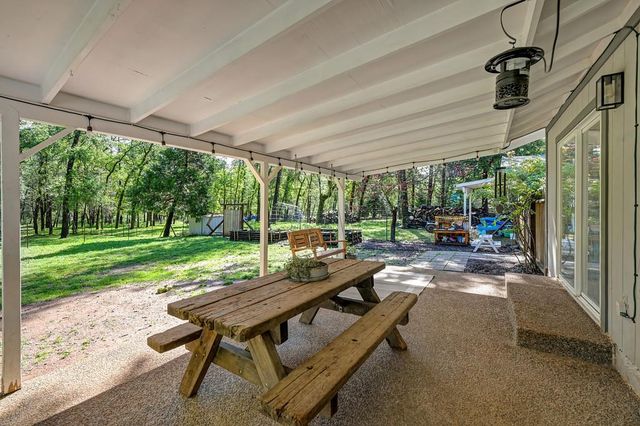5551 Rainier Dr, Garden Valley, CA 95633