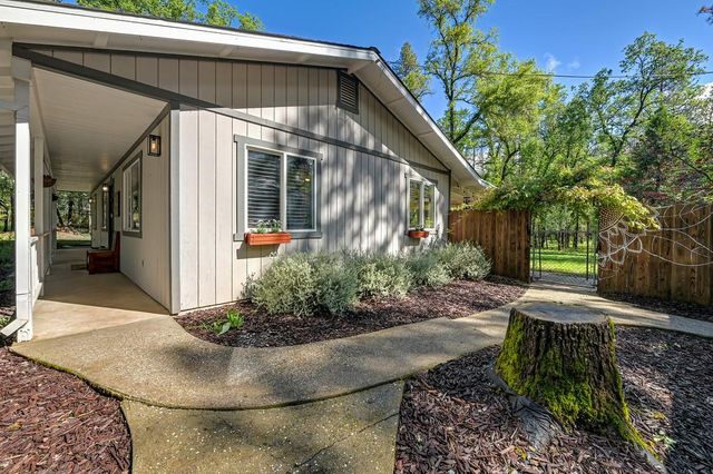 5551 Rainier Dr, Garden Valley, CA 95633