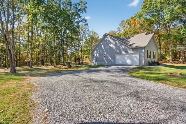 7205 Oak Springs Rd, Nunnelly, TN 37137