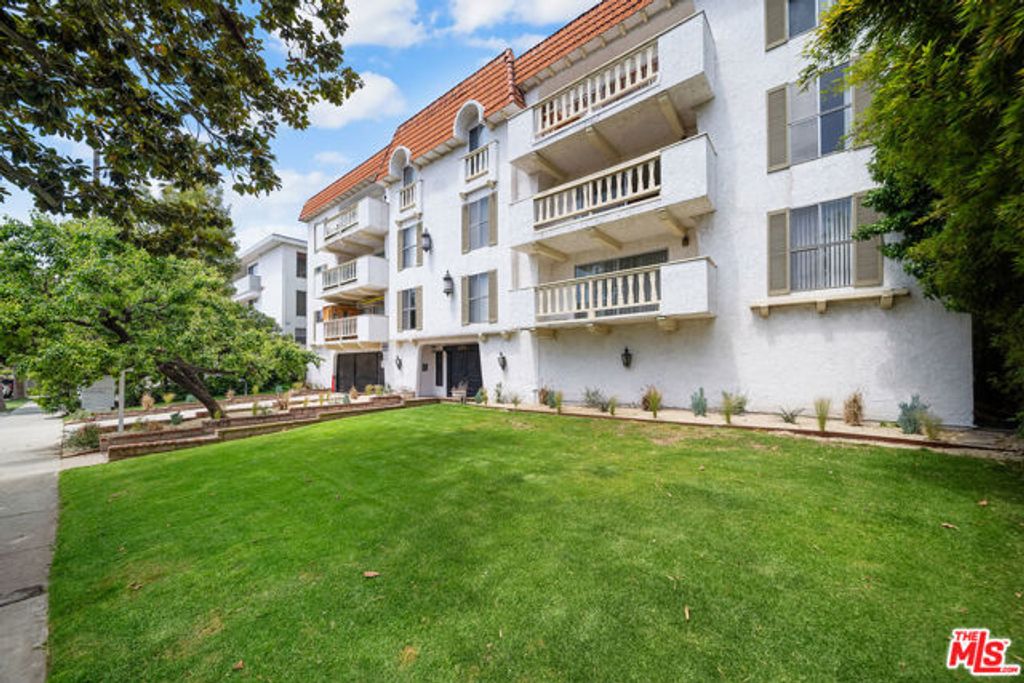 605 San Vicente Boulevard 206, Santa Monica, CA 90402