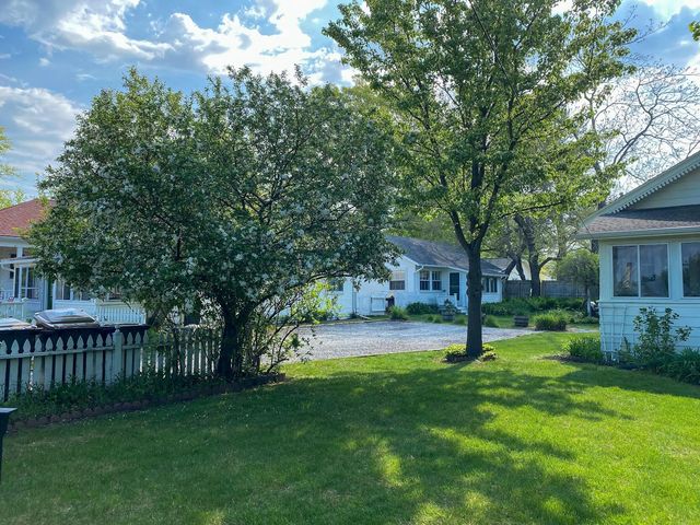 406 410-412 North Shore Drive, South Haven, MI 49090