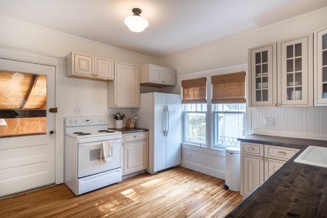 406 410-412 North Shore Drive, South Haven, MI 49090