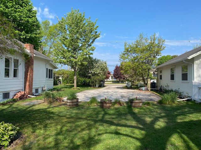 406 410-412 North Shore Drive, South Haven, MI 49090