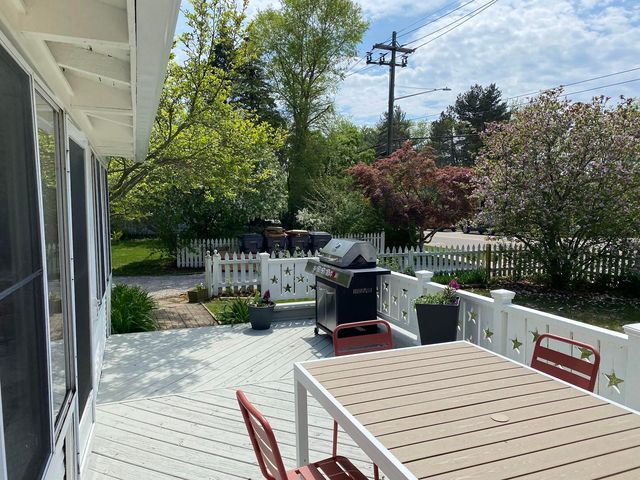 406 410-412 North Shore Drive, South Haven, MI 49090