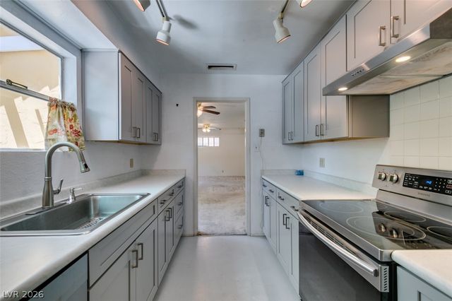 1127 Melville Drive, Las Vegas, NV 89102