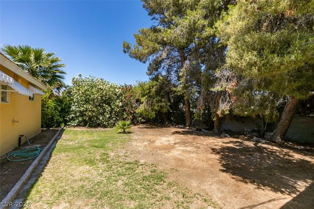 1127 Melville Drive, Las Vegas, NV 89102