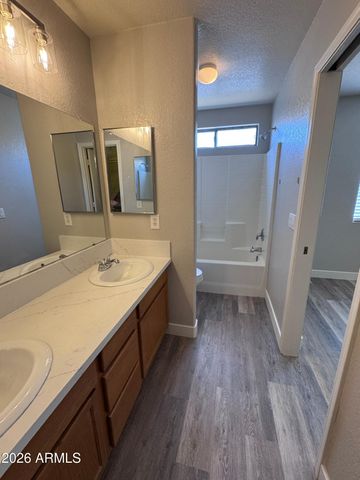 834 E Rossi Court, San Tan Valley, AZ 85140