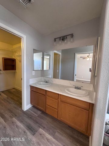 834 E Rossi Court, San Tan Valley, AZ 85140