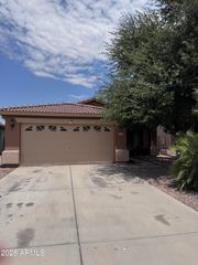834 E Rossi Court, San Tan Valley, AZ 85140