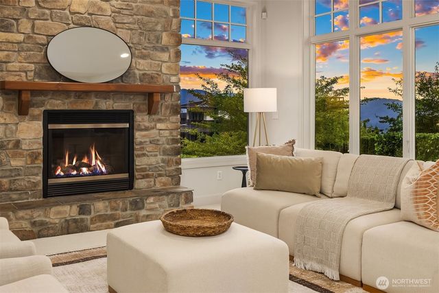 3489 NE Harrison Street, Issaquah, WA 98029