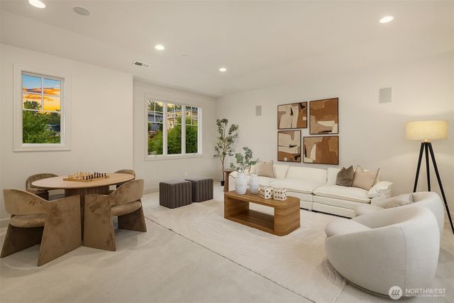 3489 NE Harrison Street, Issaquah, WA 98029