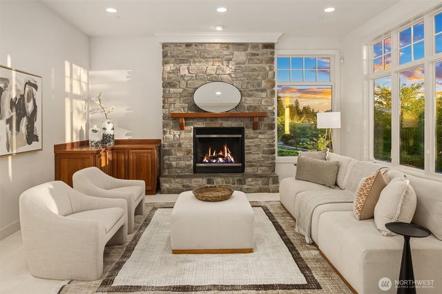 3489 NE Harrison Street, Issaquah, WA 98029