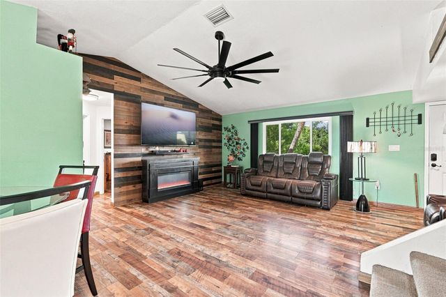 195 SUMMERSET DRIVE, Punta Gorda, FL 33982