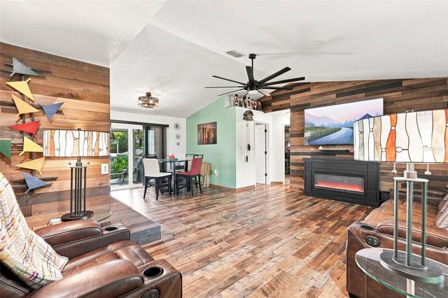 195 SUMMERSET DRIVE, Punta Gorda, FL 33982