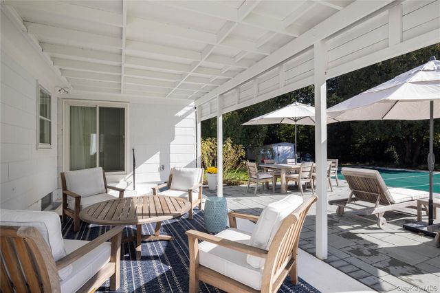 920 Pine Neck Road, Southold, NY 11971