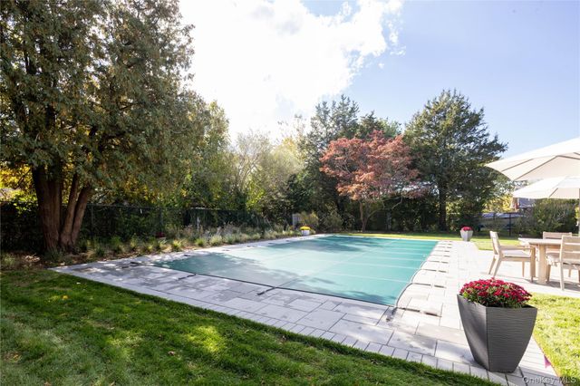 920 Pine Neck Road, Southold, NY 11971