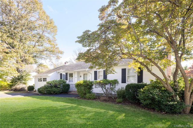 920 Pine Neck Road, Southold, NY 11971