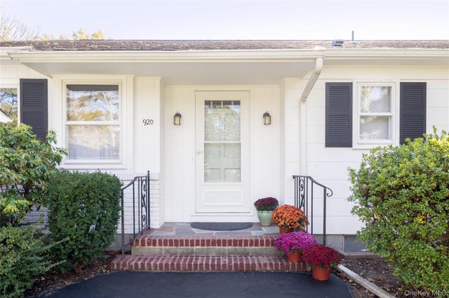 920 Pine Neck Road, Southold, NY 11971