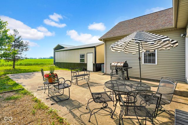 7742 N 825 E, Hope, IN 47246